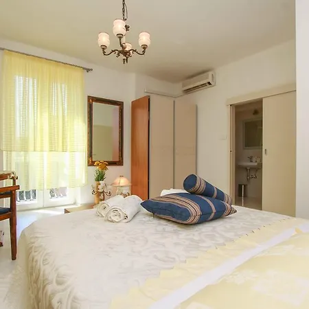 Jasmin 4* Split