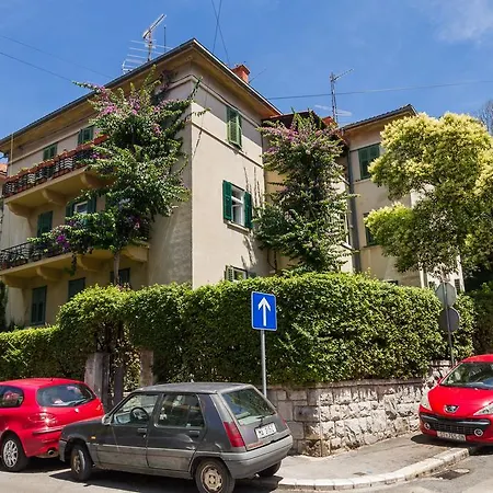 Jasmin Πανσιόν 4*