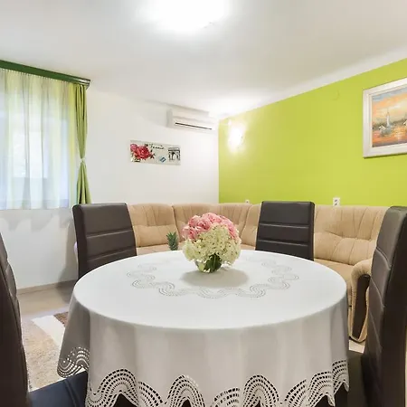 Guest house Jasmin 4*